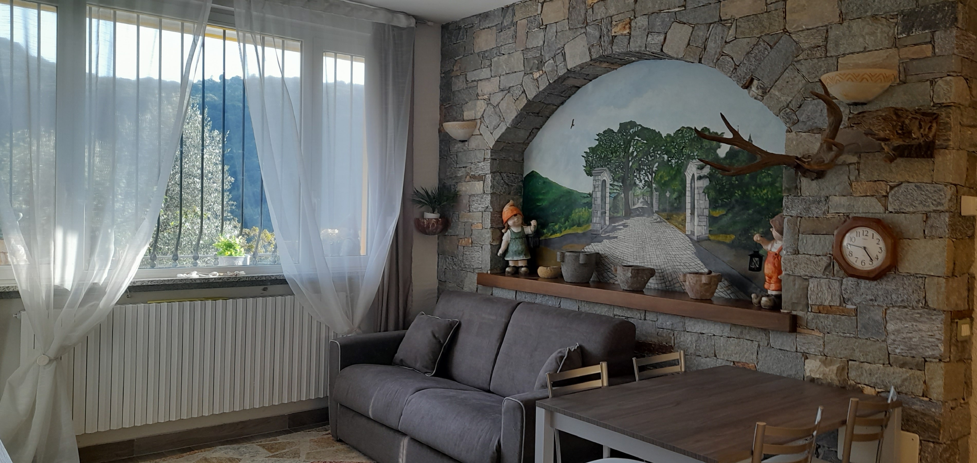 Appartamento arredato nel cuore di Esino Lario