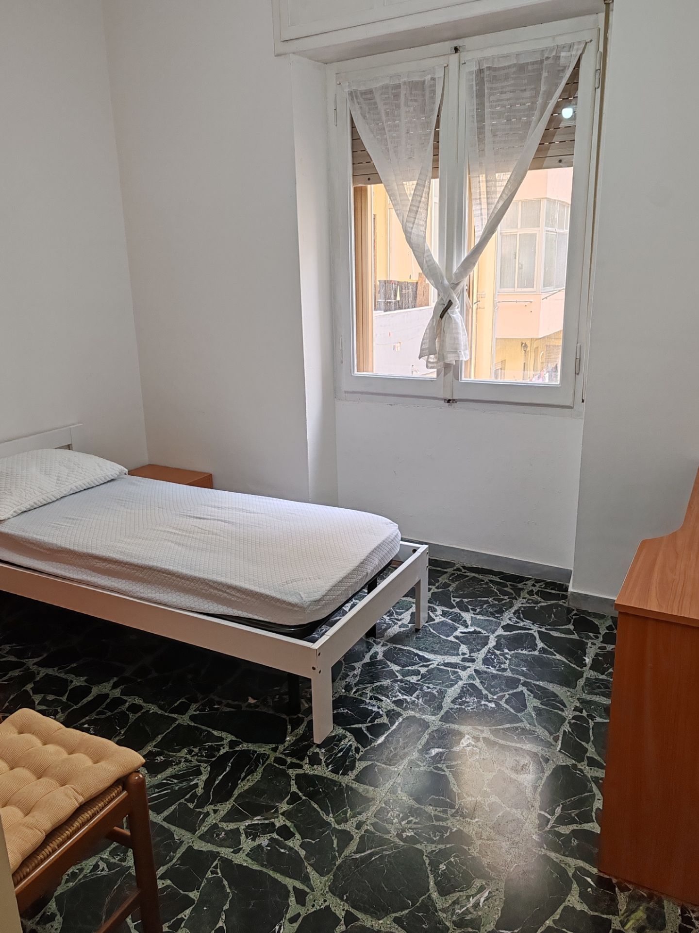 Affitto Stanza singola €260 - Cagliari, Via dei giudicati 17