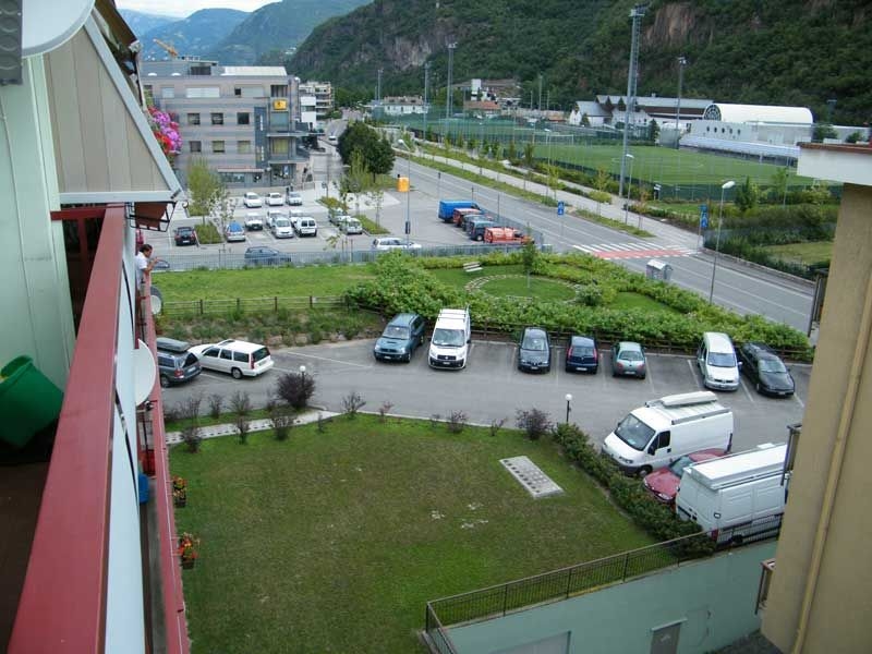 Monolocale luminoso con balcone a Bolzano Sud