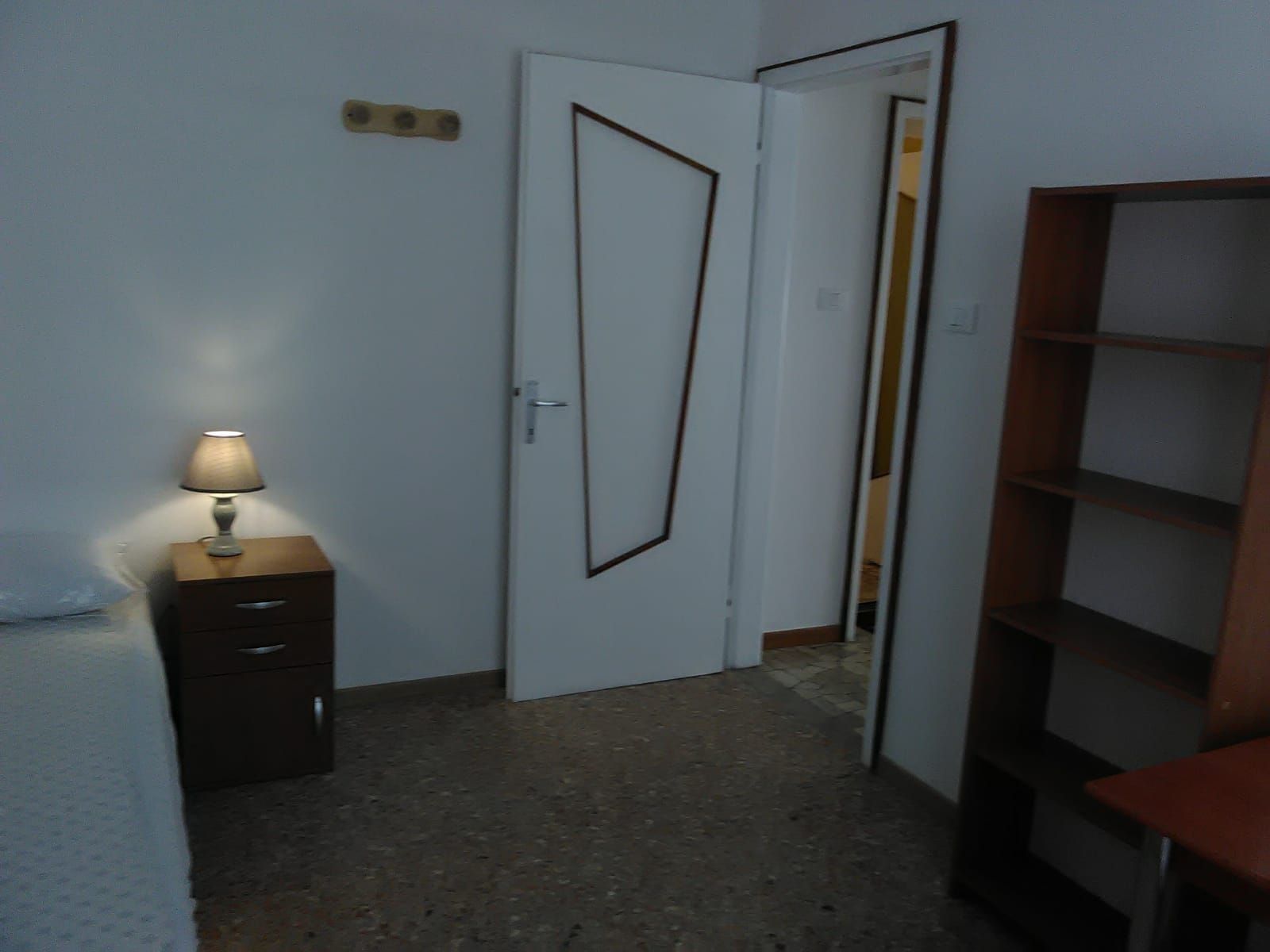 Stanza Singola con Luce Naturale