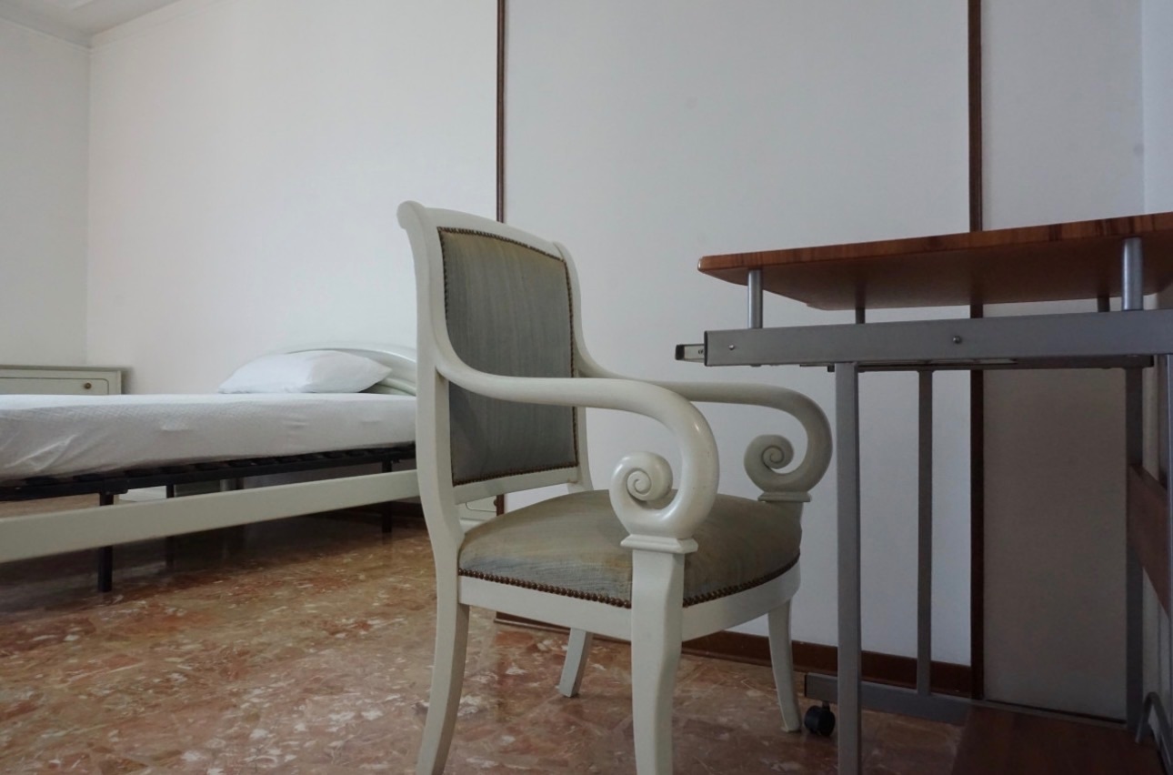 Singola con balcone — piccola vista fresca