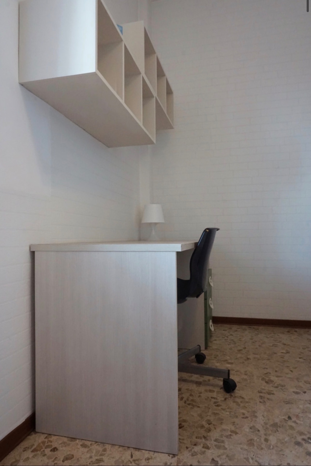 Singola essenziale e silenziosa