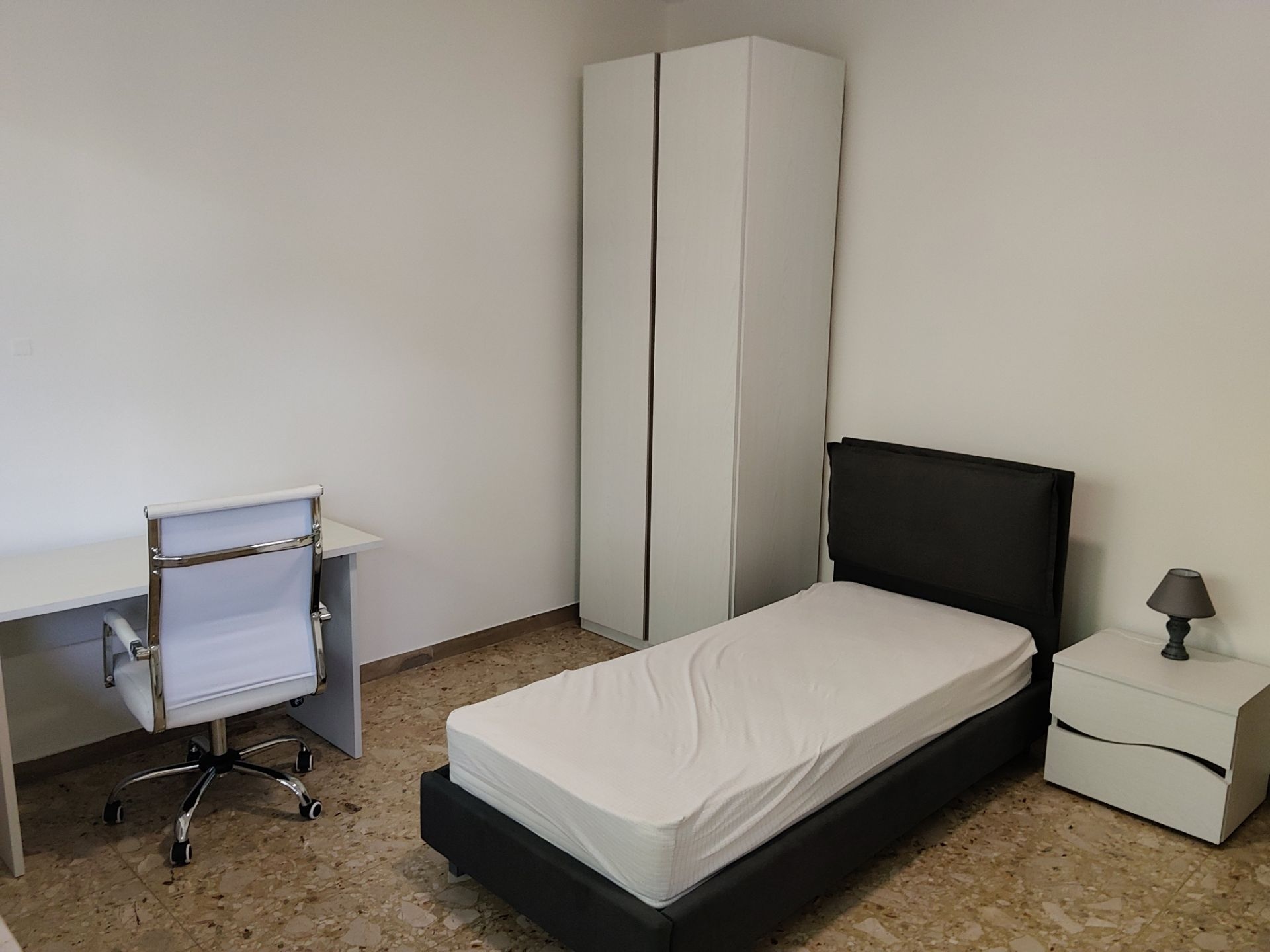 Affitto Stanza singola €230 - Urbino, Via papa giovanni xxiii 1_2