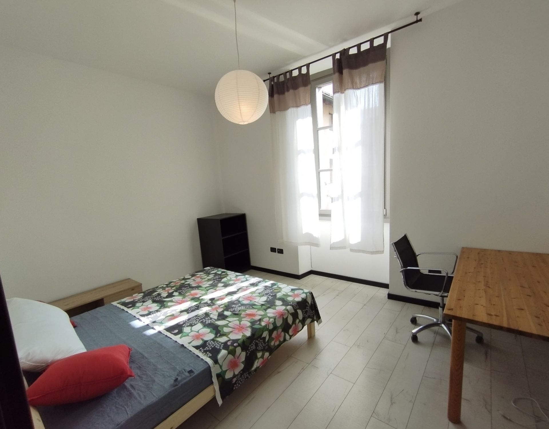 Single room — study ready (student accomodation)