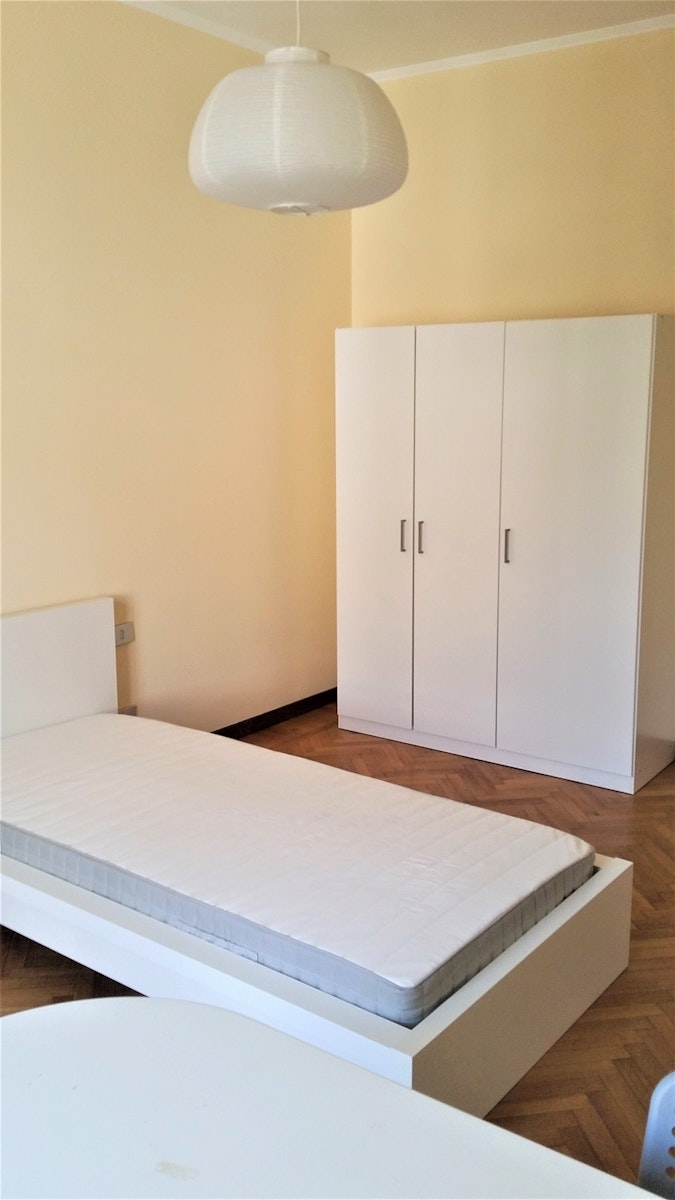 Affitto Posto in doppia €300 - Milano, Via sighele 1_2