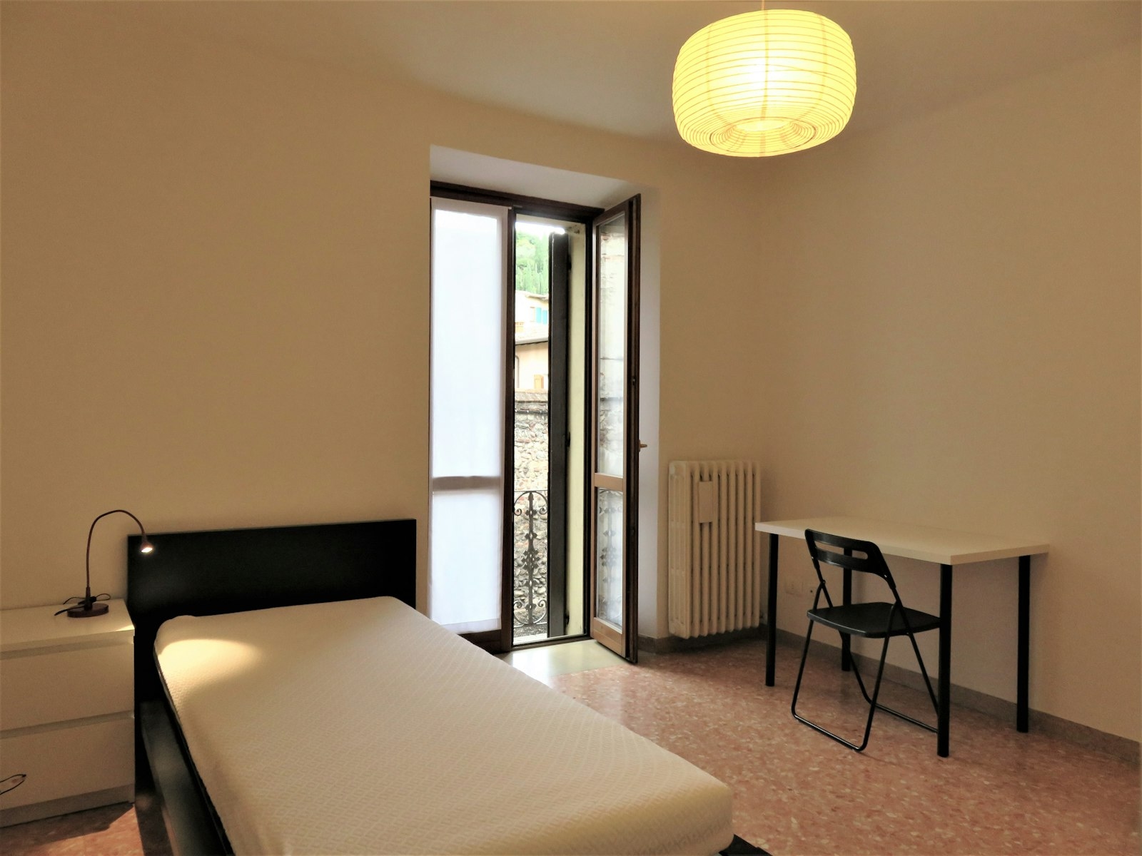 Stanza in appartamento vicino al fiume