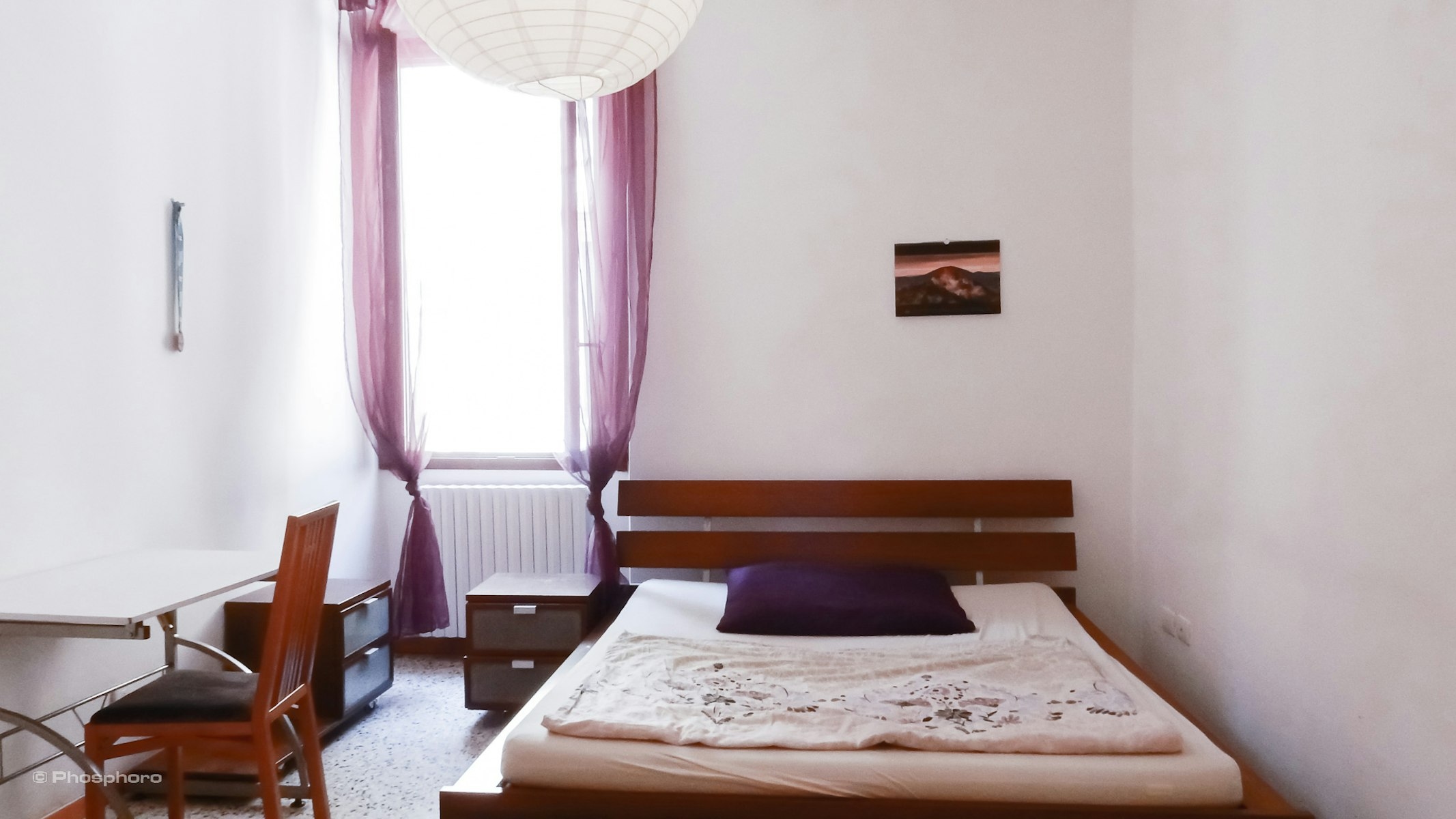 Senti il battito della città appena fuori dalla porta di casa