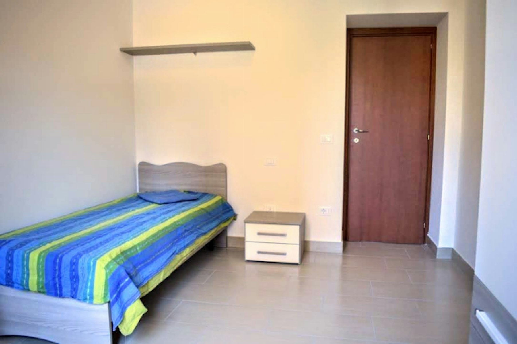 Stanza singola spaziosa