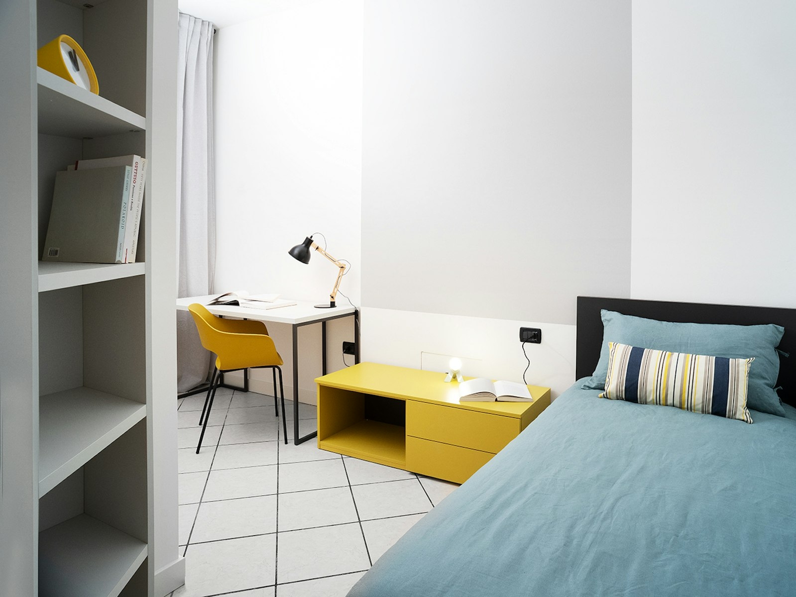 PHO.ROOM Apartment: Singola Confortevole con Mega Scrivania