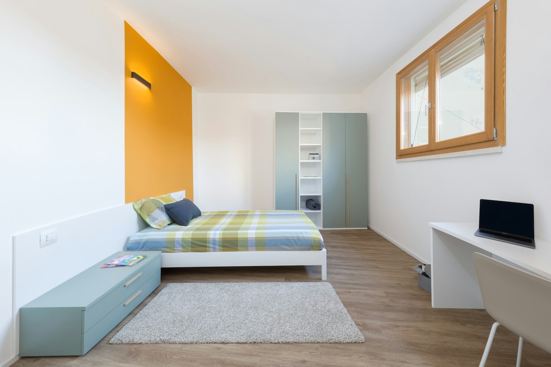 Residenza PHO.ROOM: Ampia Singola con Letto da una Piazza e Mezza e Vista sui Tetti