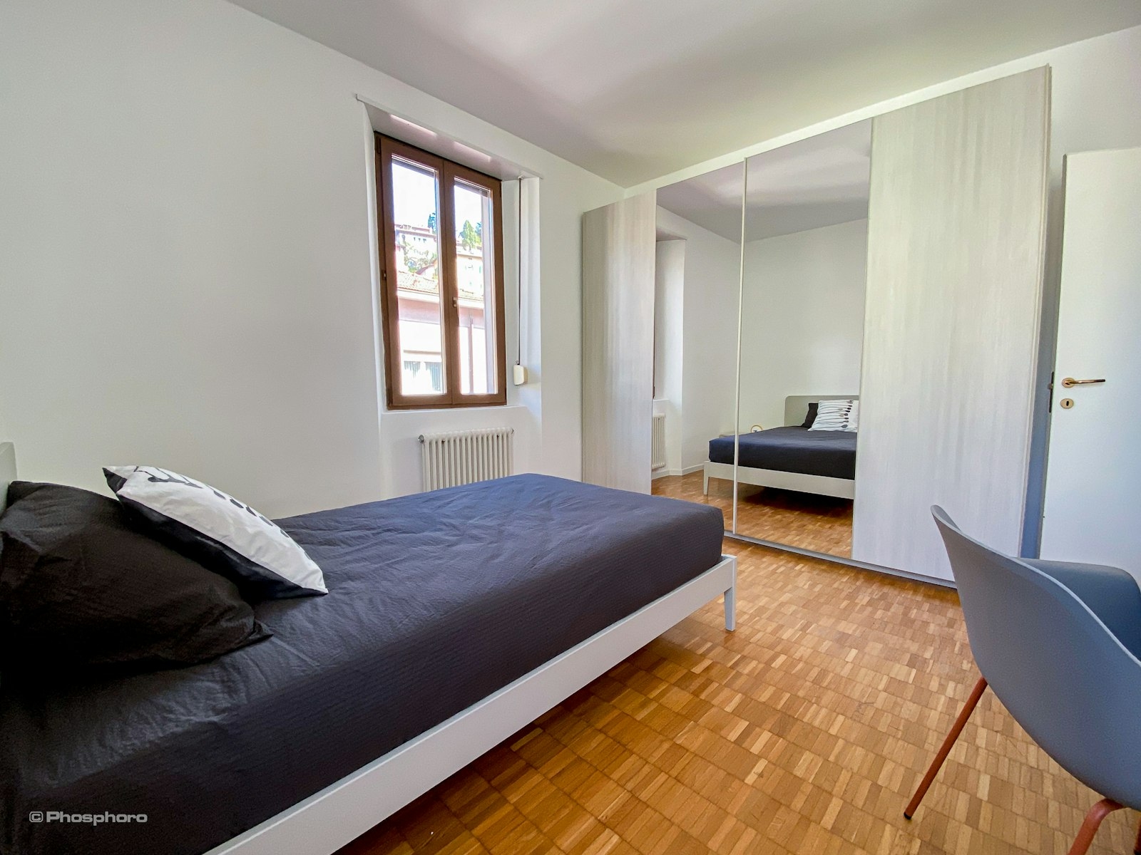 Ampia e Luminosa Singola Vicino al Centro