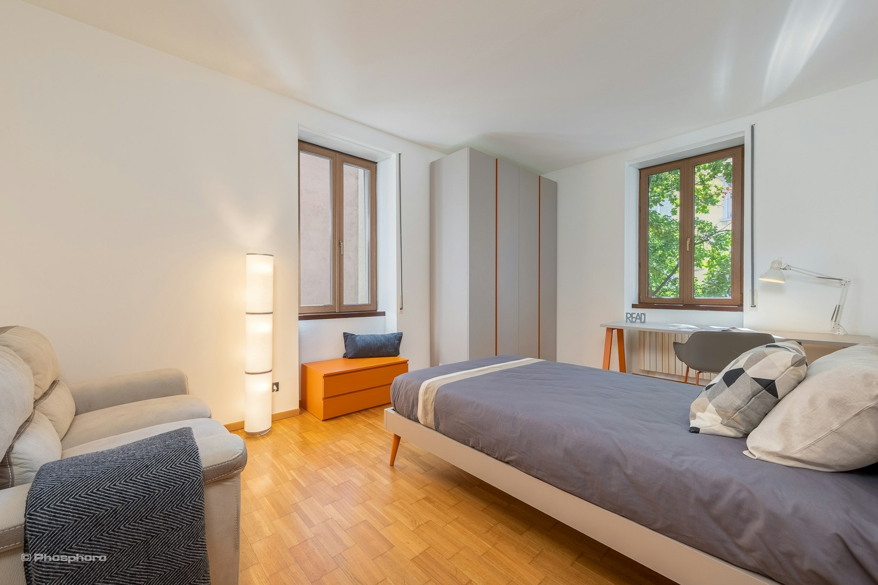 Luminosa singola dal design accattivante