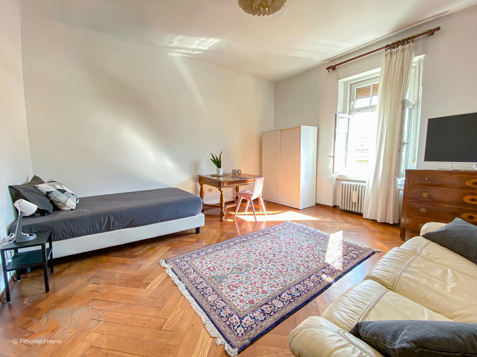 Ampia Singola in Appartamento con 2 Bagni