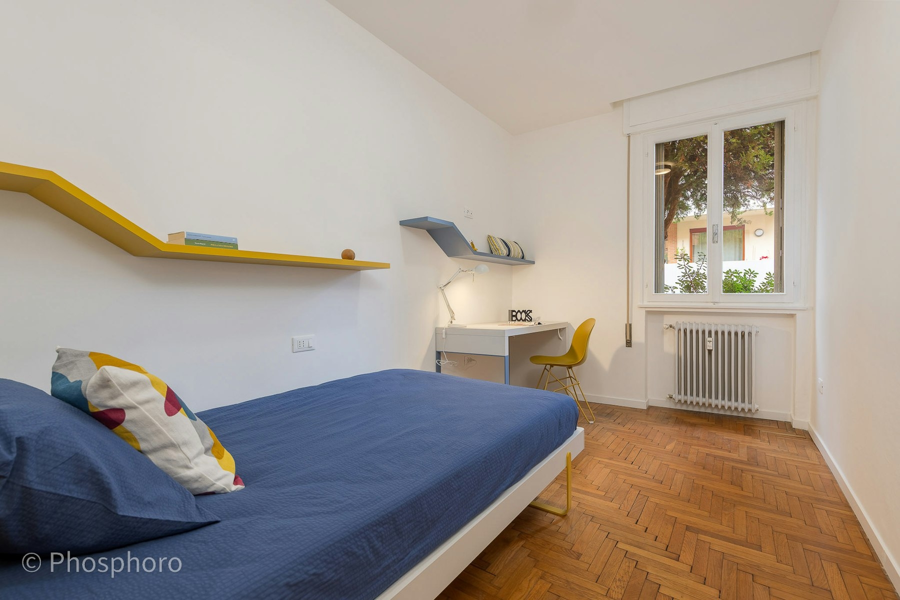 Graziosa Singola con Spaziosa Cabina Armadio