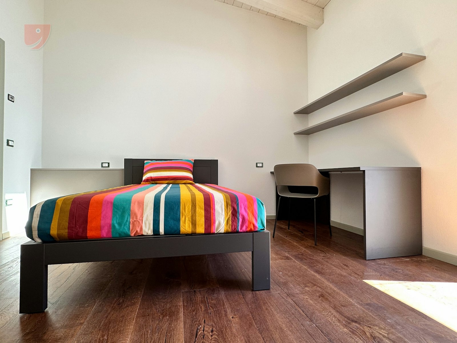 Ampia Singola con Aria Condizionata e Bagno Esclusivo!