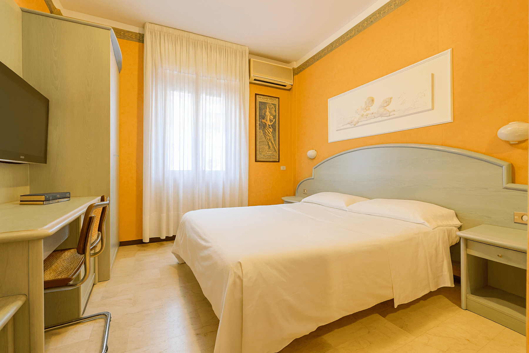 12 m2 di Camera + Bagno Privato, Clima e Prezzo All Inclusive