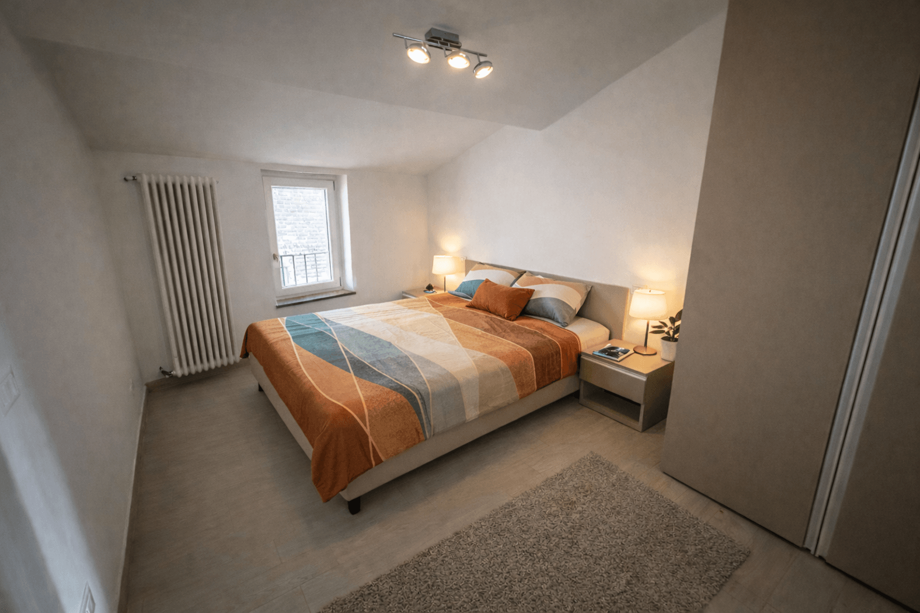 Posto letto in doppia ampia (20 mq): spazio e privacy, ideale per studenti fino a 30 anni, utenze incluse