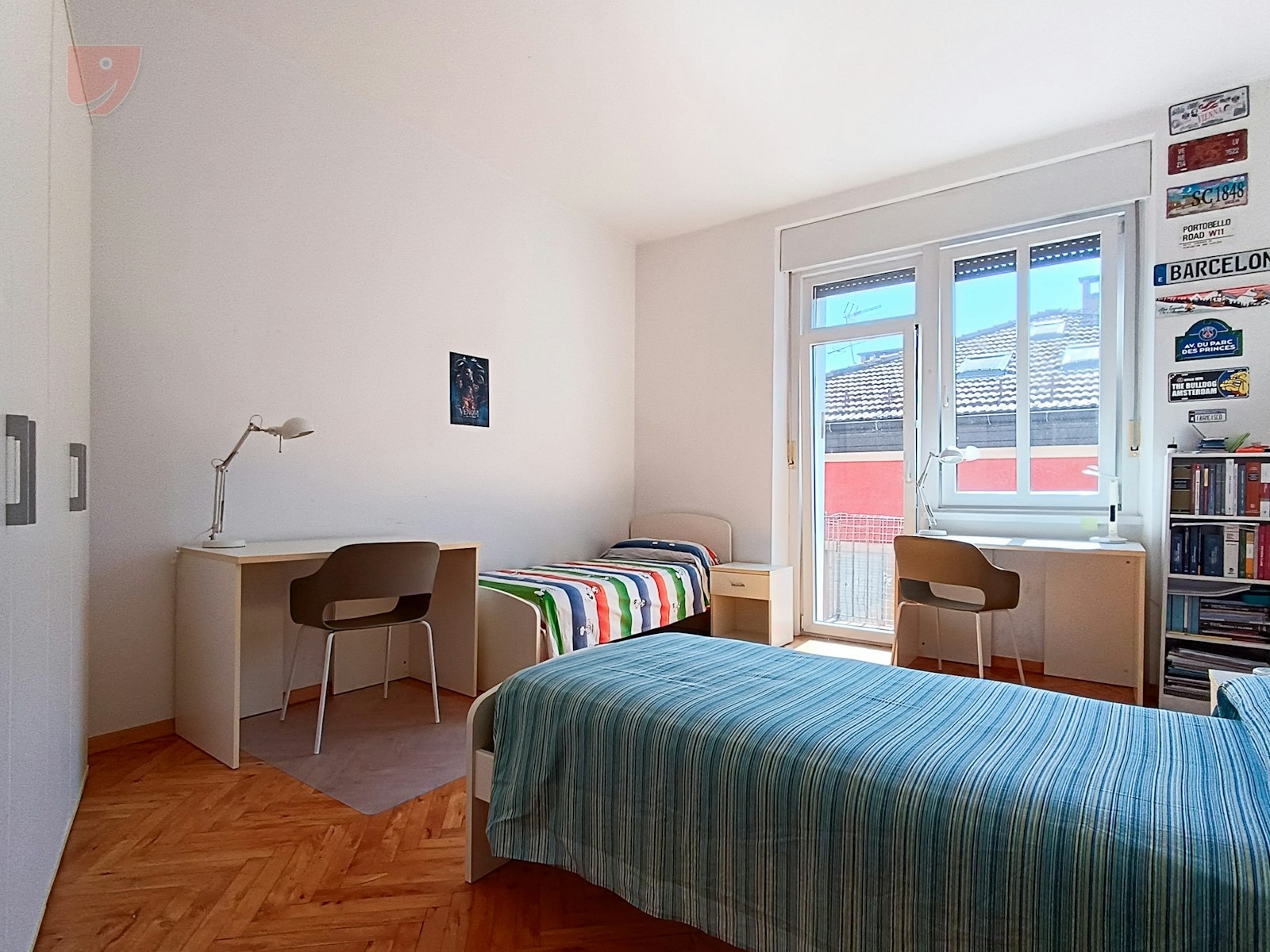 Spaziosa stanza con balcone