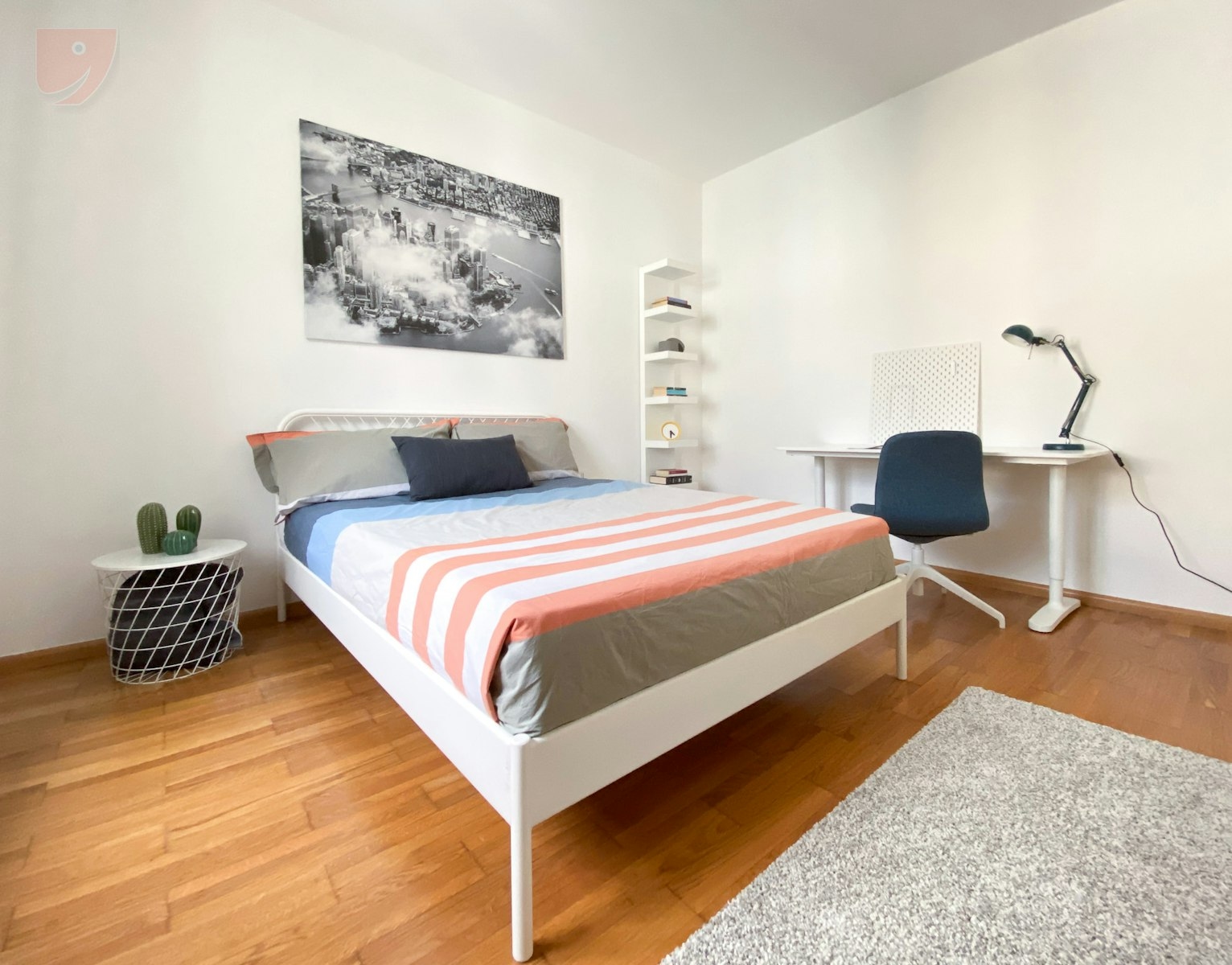 Spaziosa Singola con Ampio Armadio