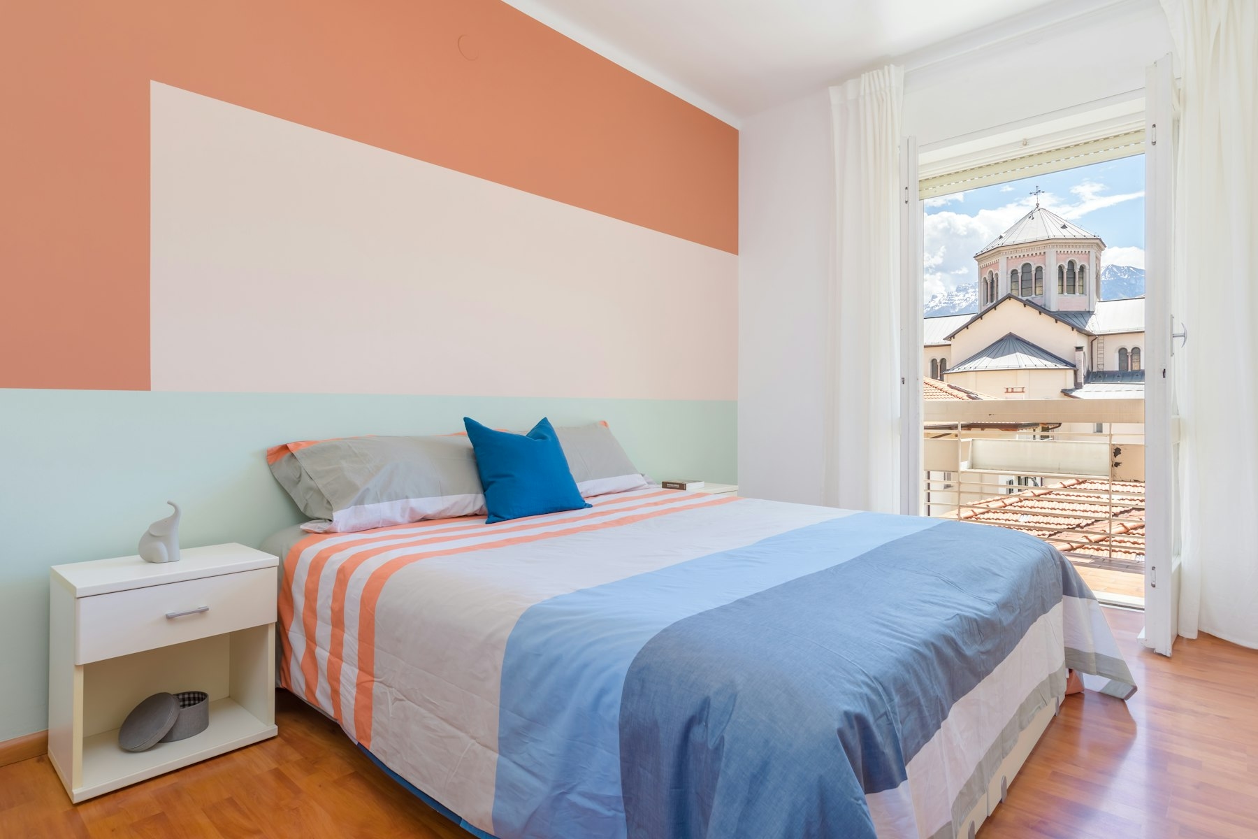 Singola con letto matrimoniale