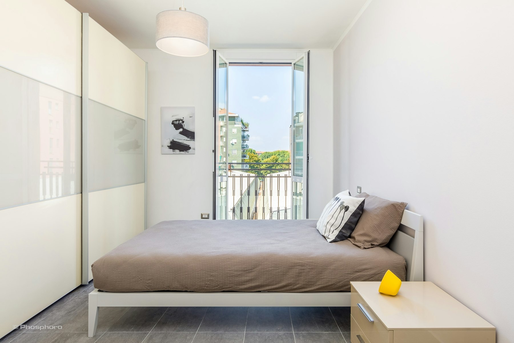 Beautiful room with a queen-size bed and very spacious wardrobe