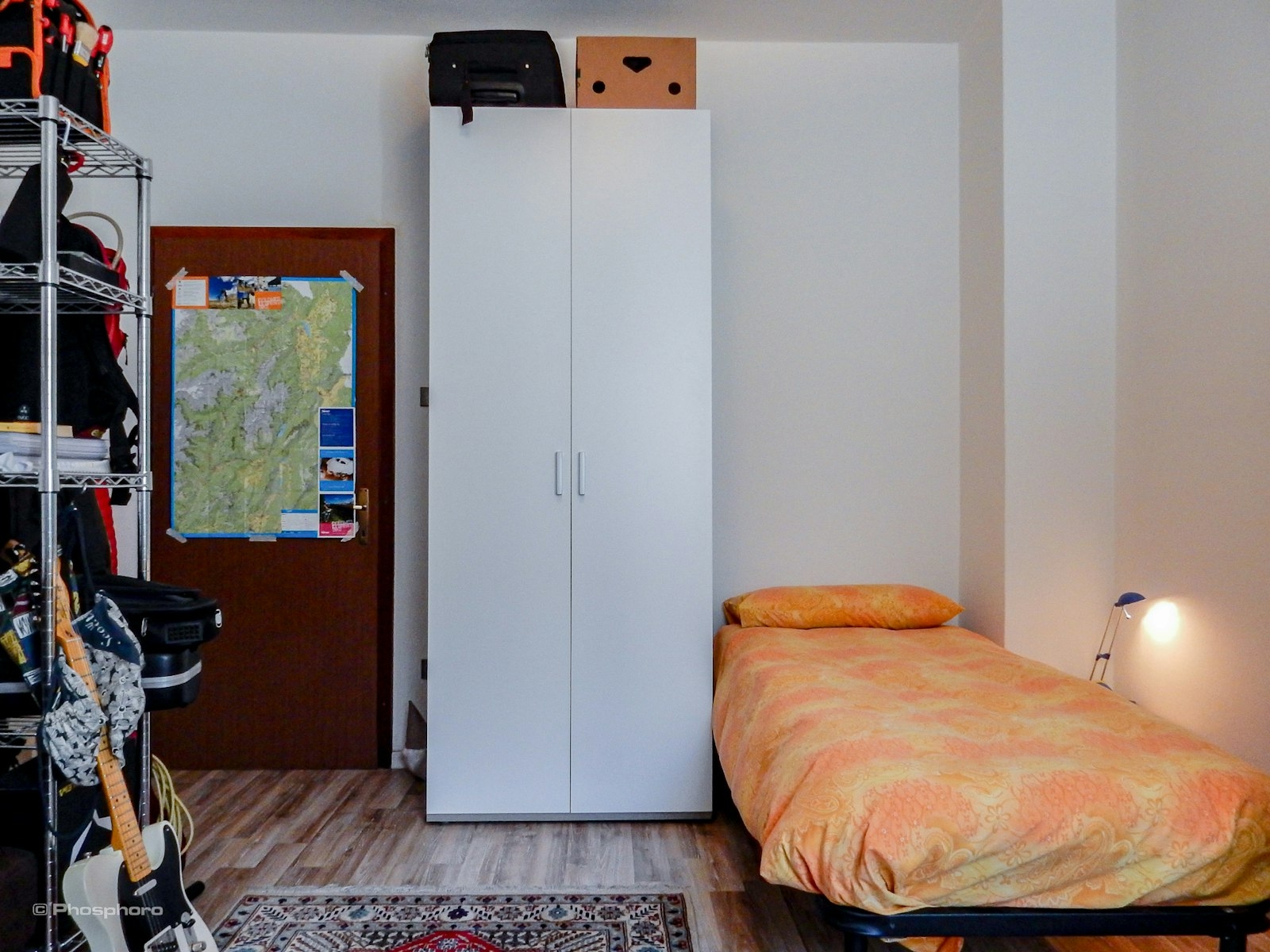 Stanza singola con divano