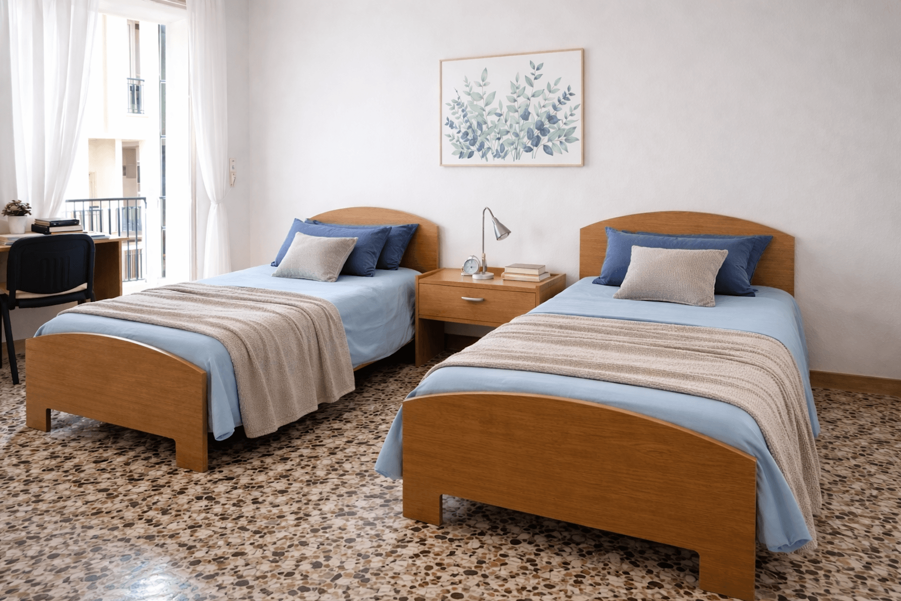 Spaziosa stanza con balcone