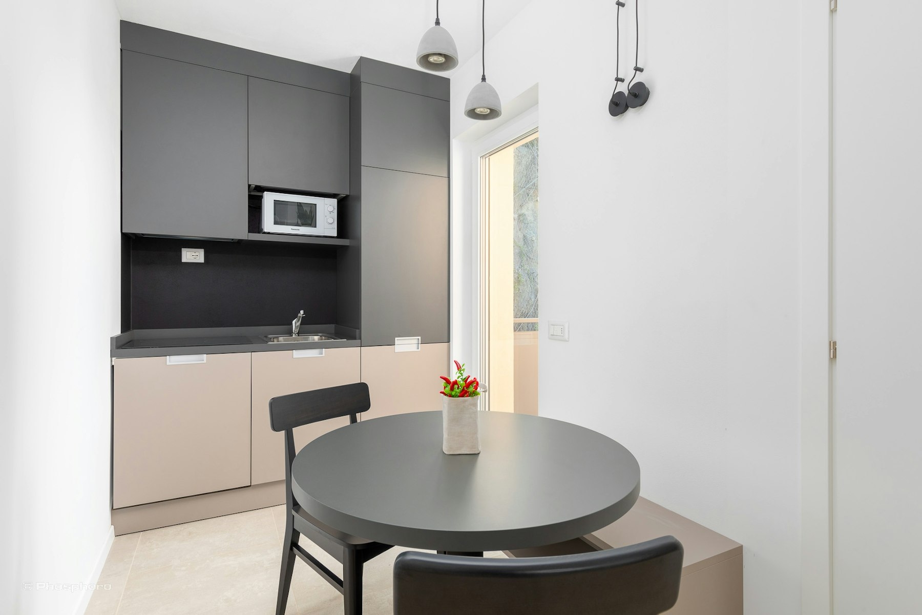 3 camere, vista panoramica,  terrazzo, aria condizionata, lavanderia a 15 minuti dalle facoltà!