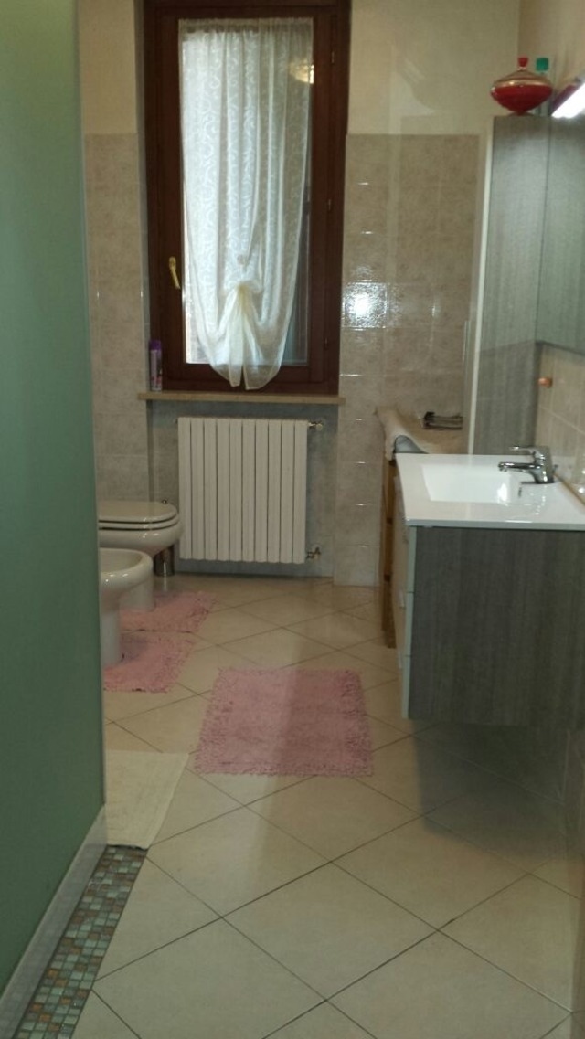 Villa a Bozzolo - Via forini - 11