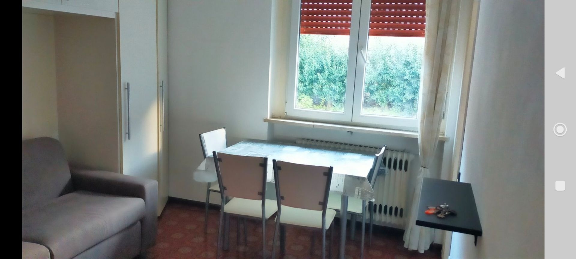 Monolocale luminoso e funzionale a Laives