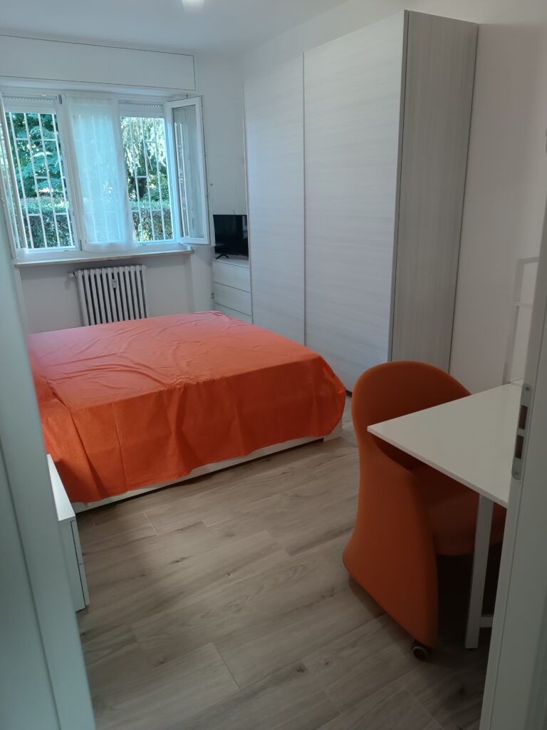 Stanza singola Grande comoda e luminosa