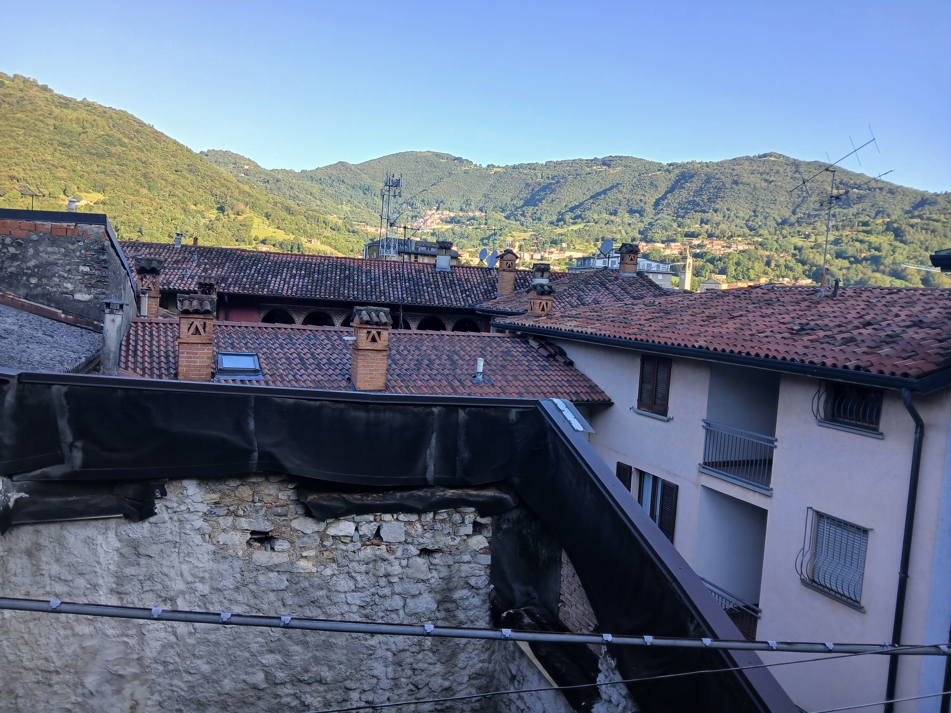 Grazioso bilocale arredato con balcone