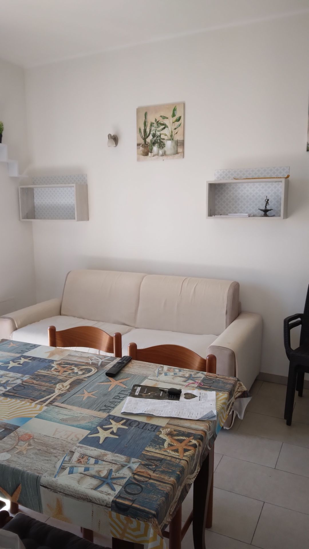 Attico arredato sul lungomare di Foce Verde