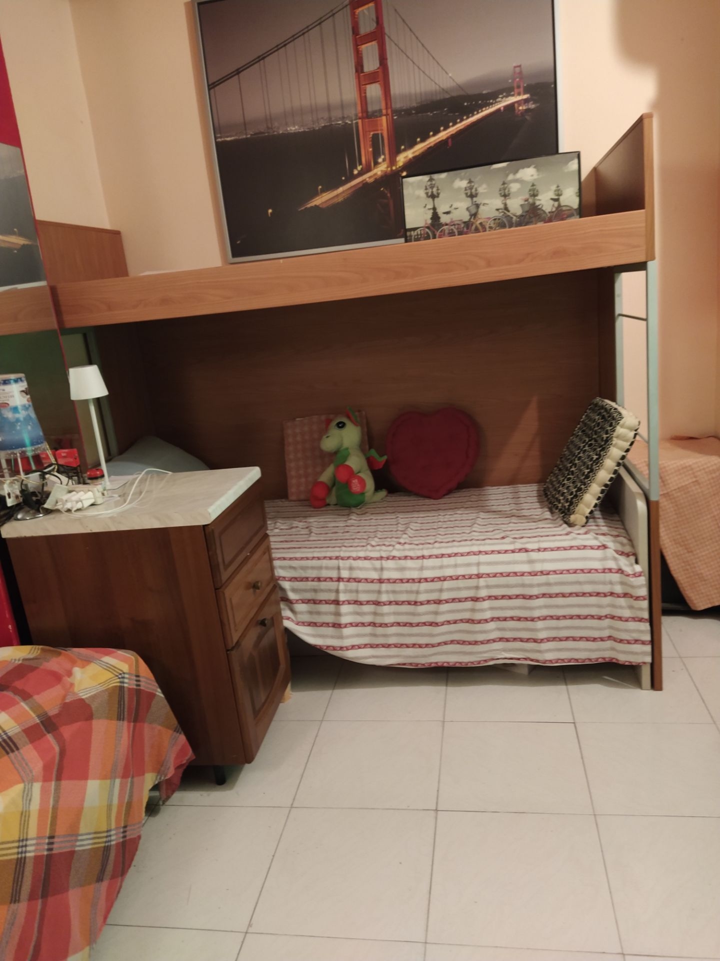 In affitto posto letto in sala angolo cottura