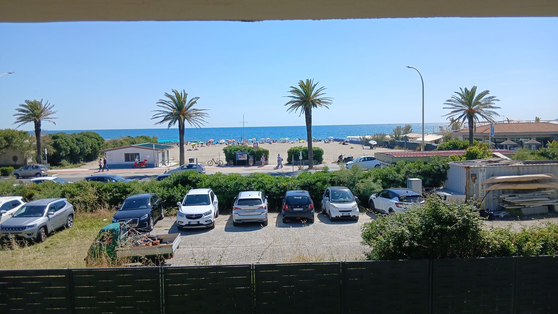 Vista mare e vicinissimo alla spiaggia
