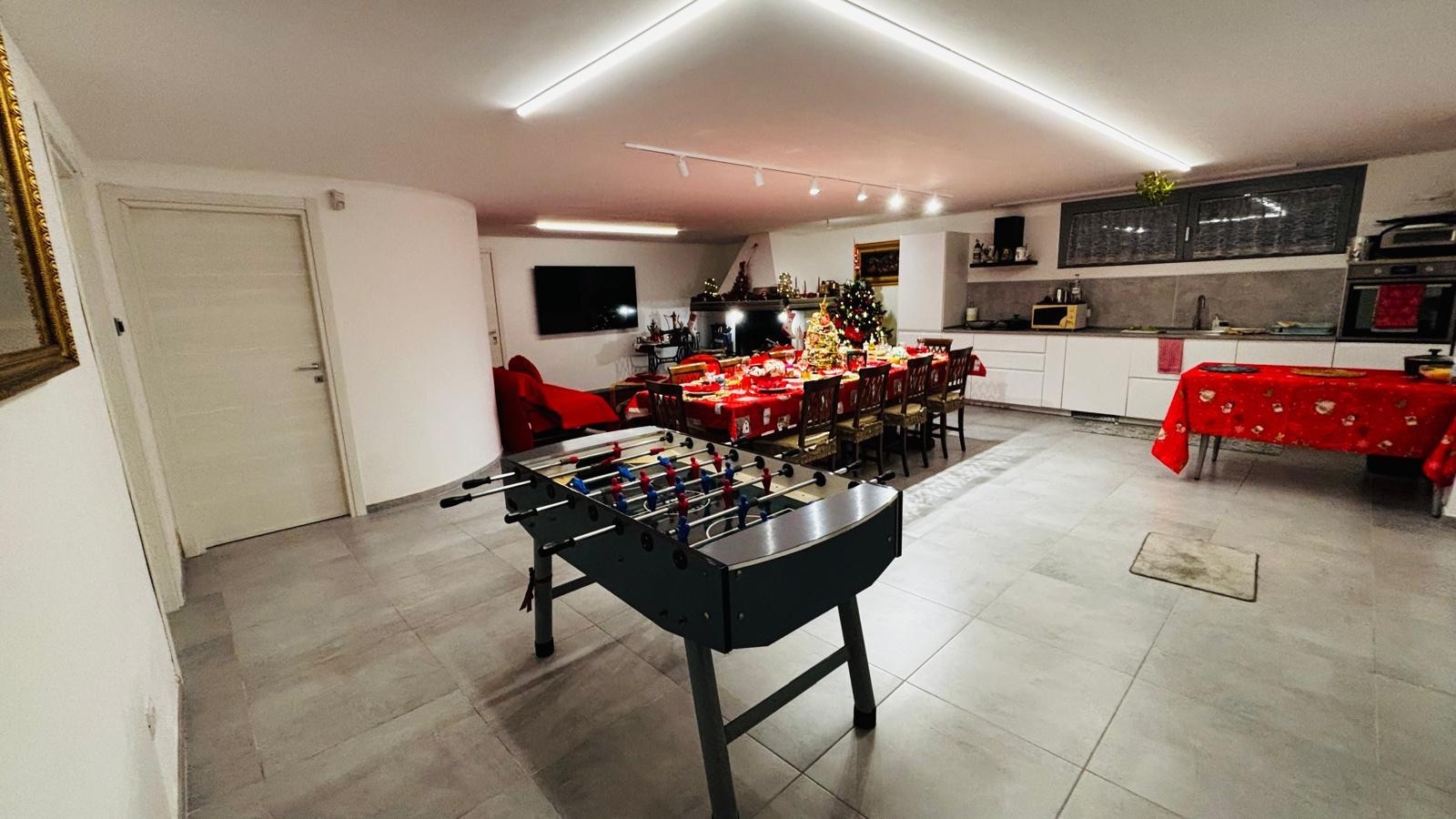 Villa A4 con giardino e taverna