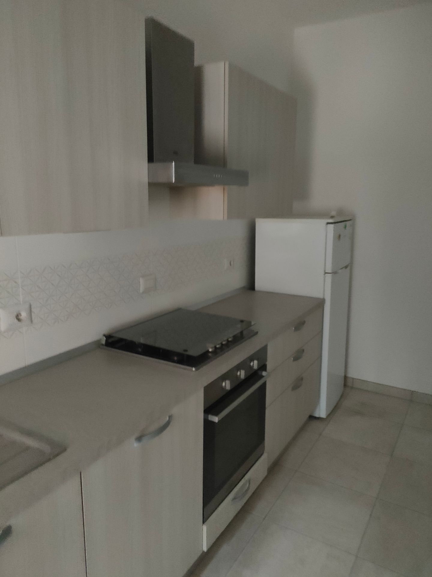 Singola tranquilla con tende oscuranti