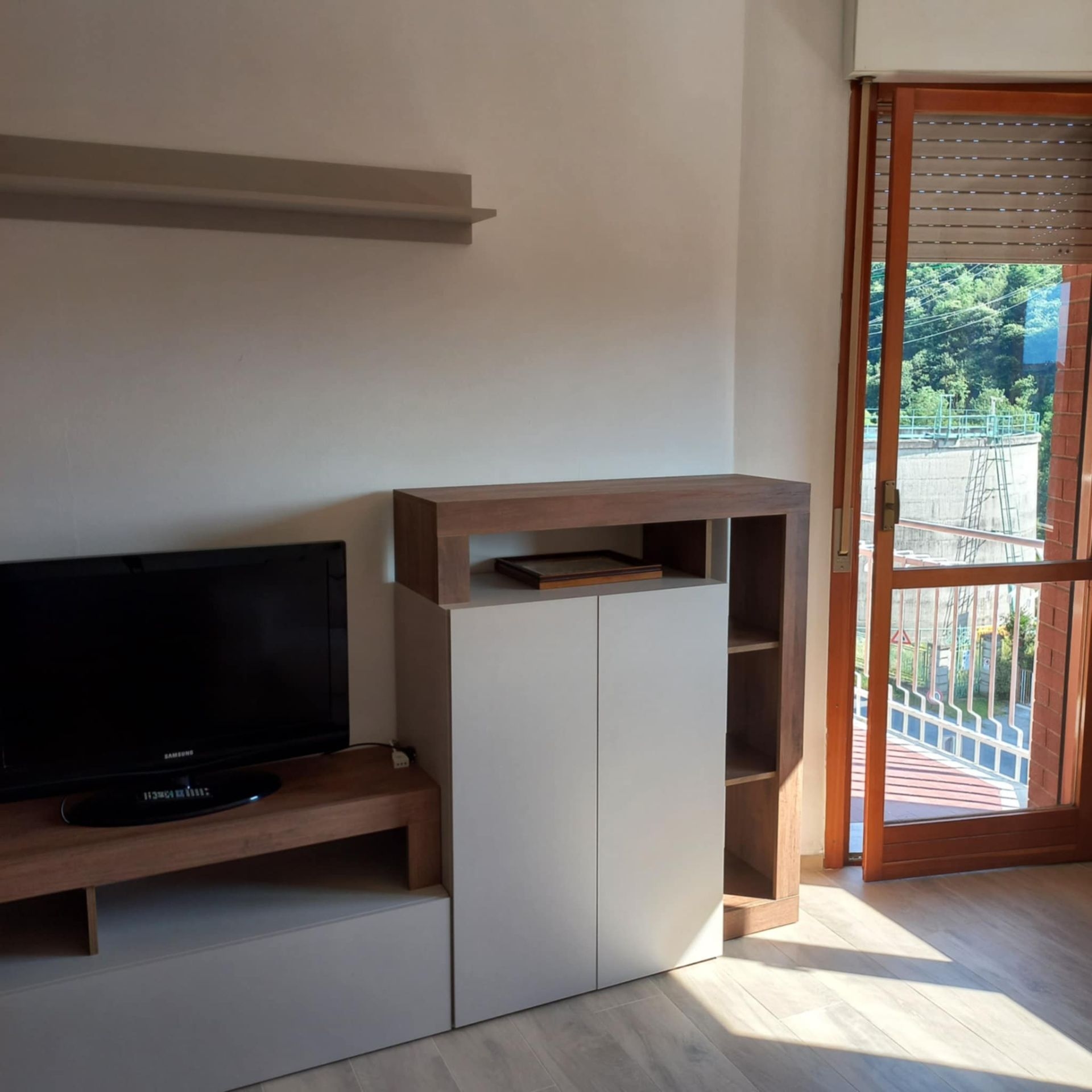 Monolocale arredato con balcone a Creva