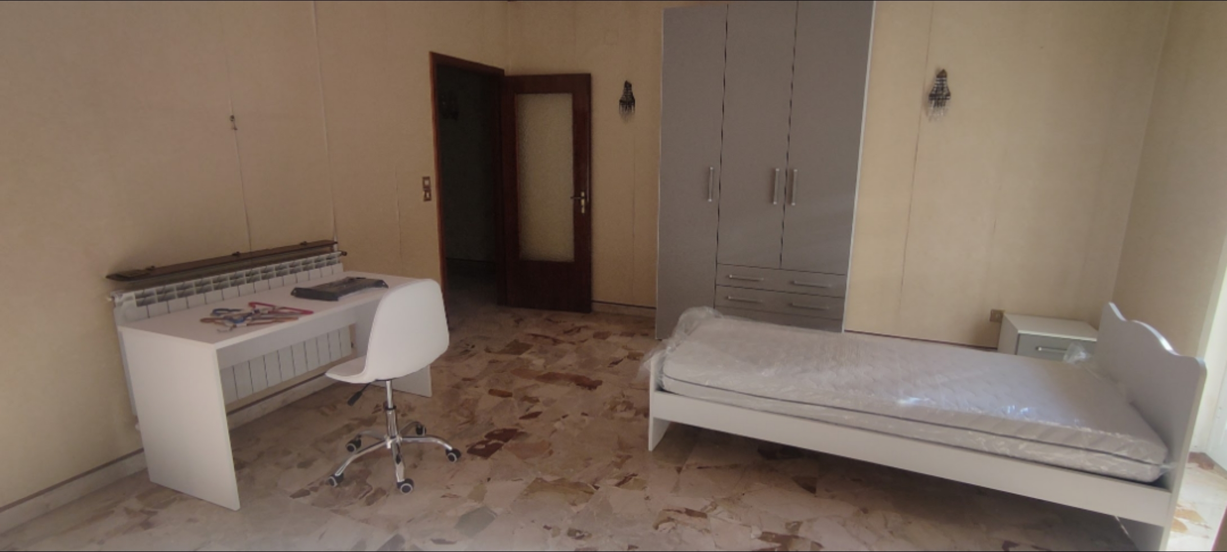 Stanza singola luminosa