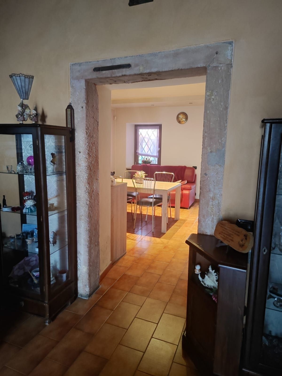 Accogliente casa a schiera con giardino