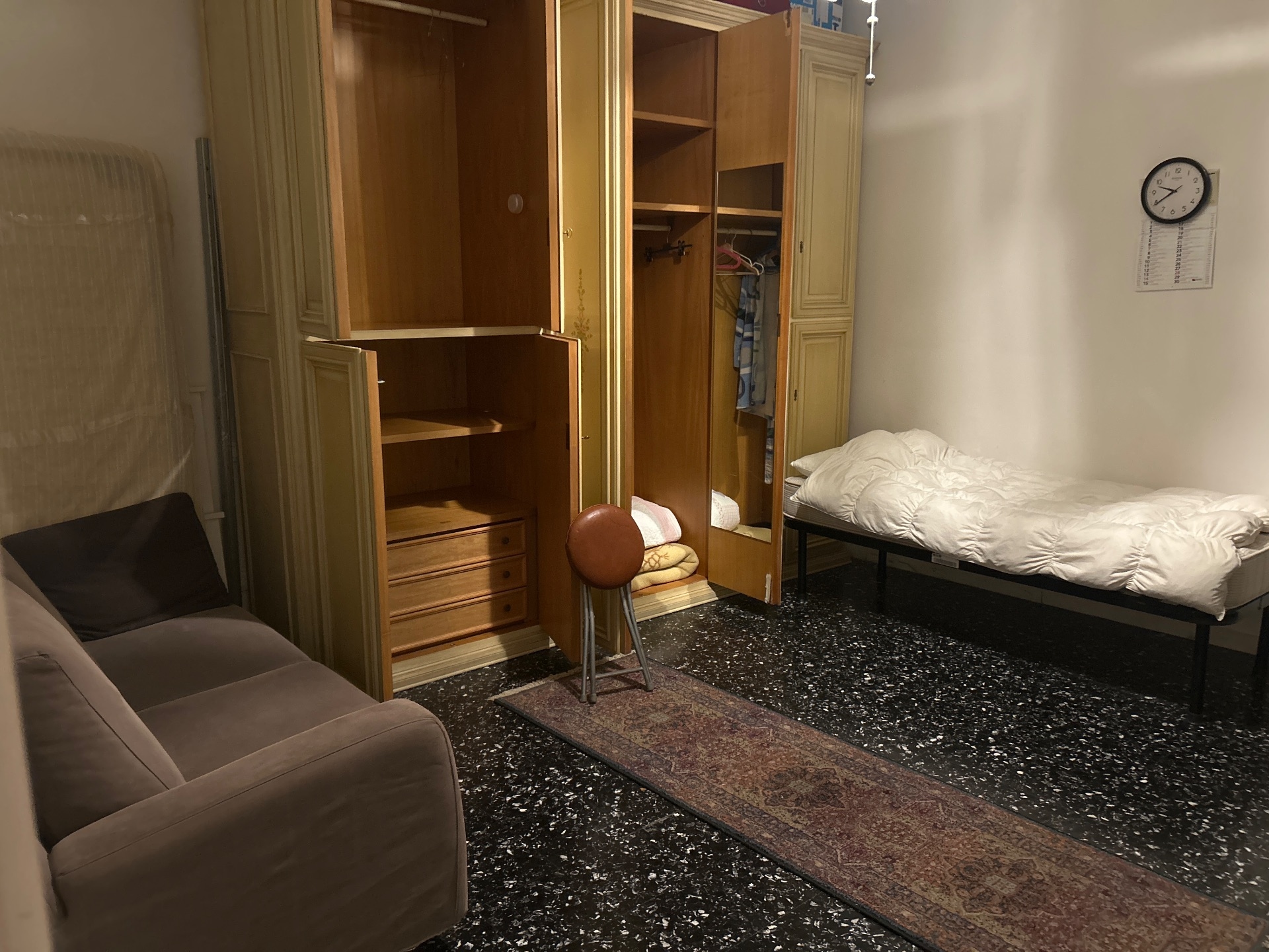 Posto letto luminoso con balcone