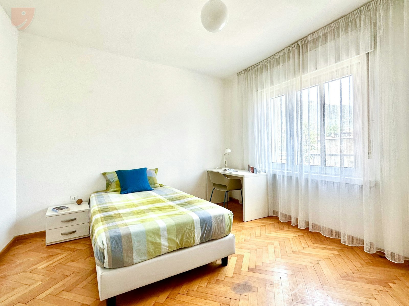 Singola Spaziosa e Luminosa a 2 passi da Lettere e Giury