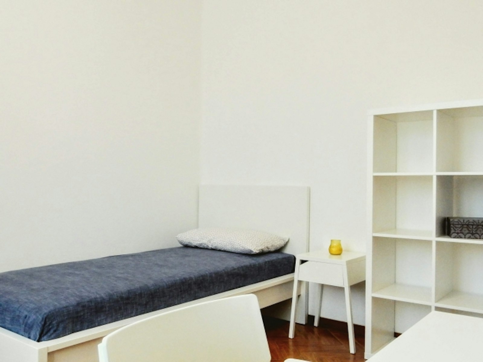 Singola dallo Stile Semplice