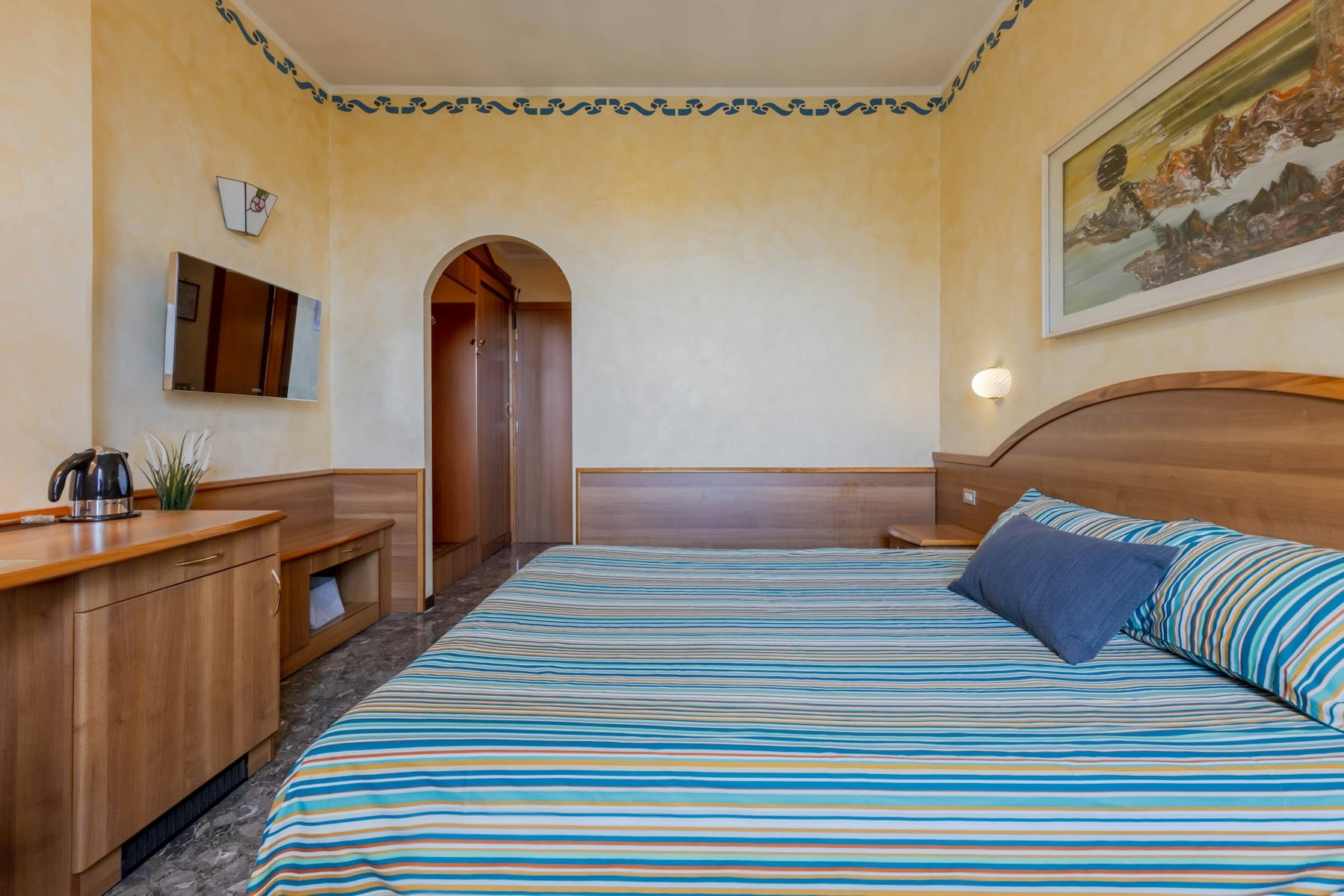 16 m2 di Camera + Bagno Privato, Clima e Prezzo All Inclusive