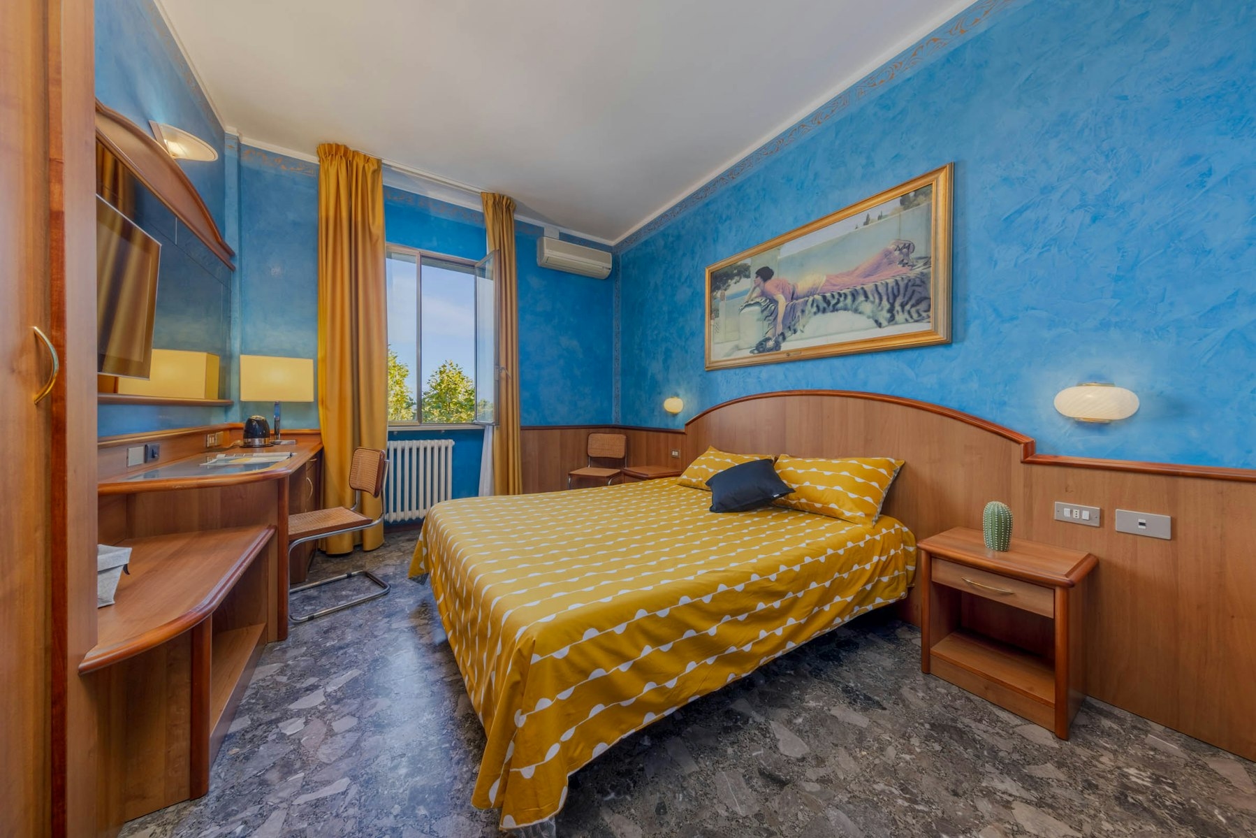 15 m2 di Camera + Bagno Privato, Clima e Prezzo All Inclusive