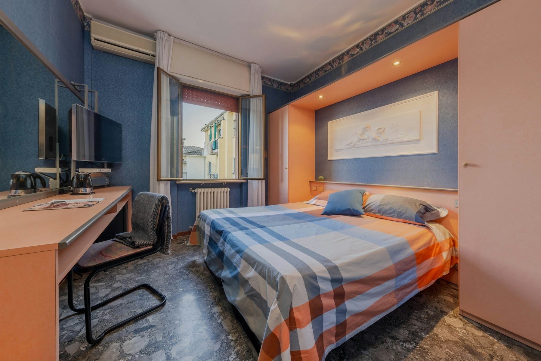 15 m2 di Camera + Bagno Privato, Clima e Prezzo All Inclusive