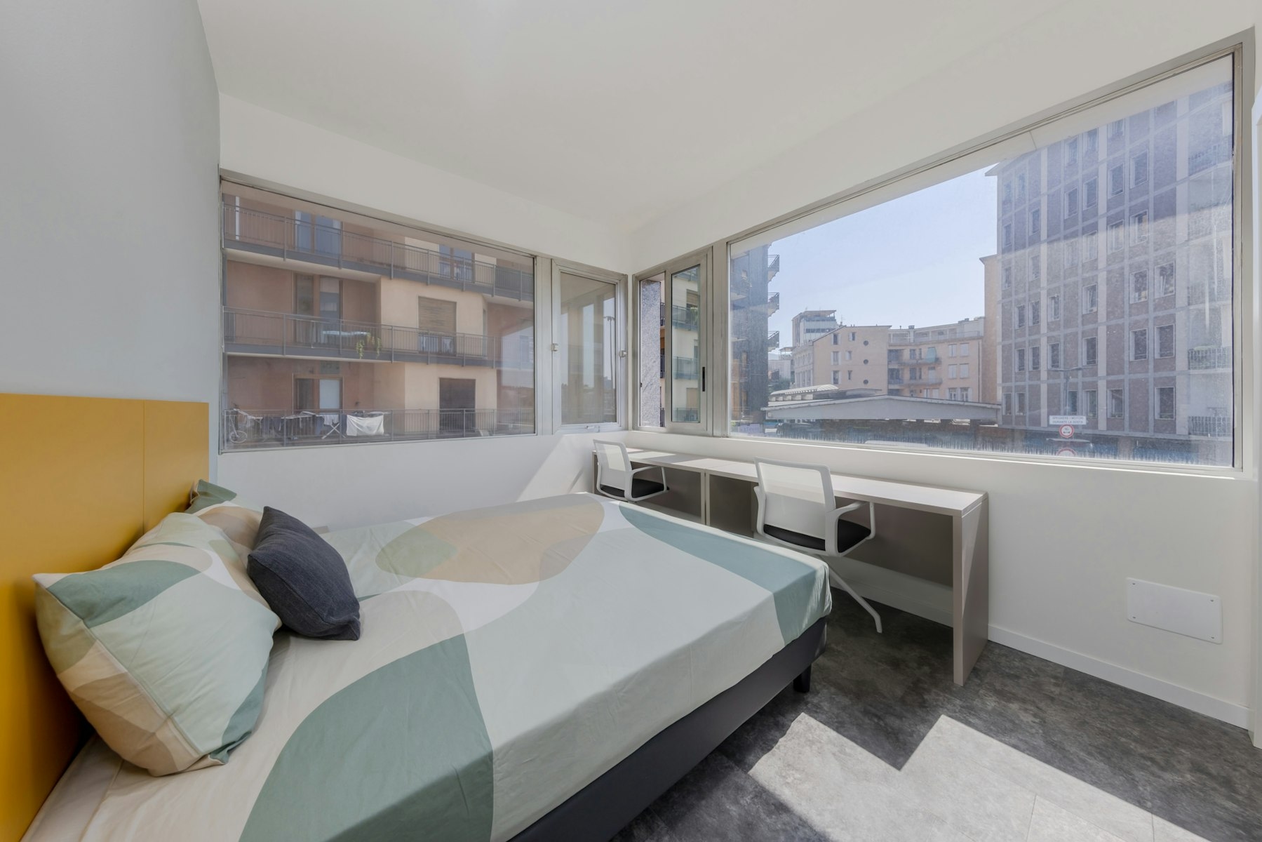 Luce a volontà per questo posto letto in doppia con bagno privato