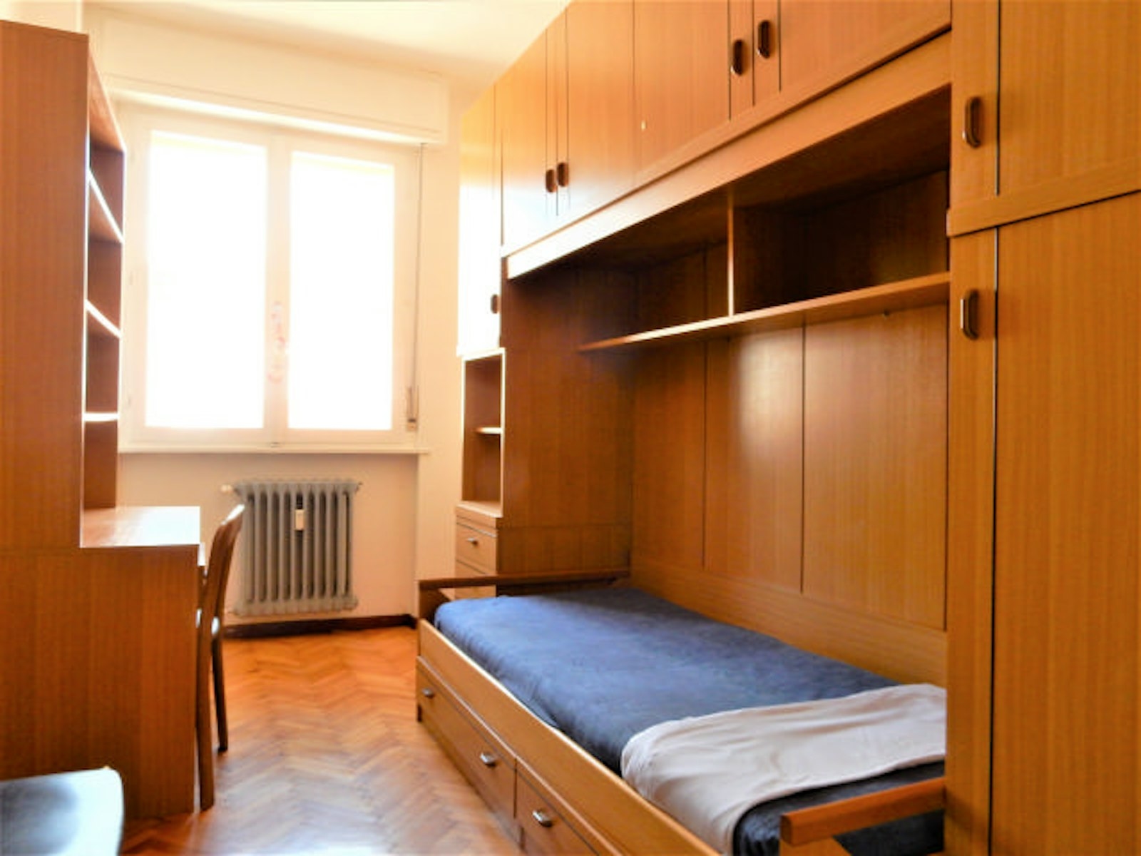 Stanza singola in appartamento in zona tranquilla